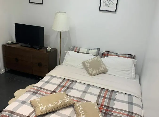 - 18 Apartament